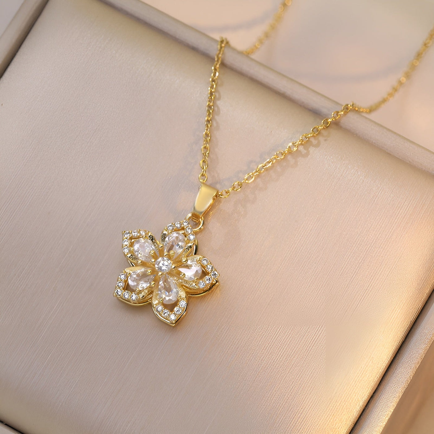 Ysée™ | Collier à Fleurs Rotatives
